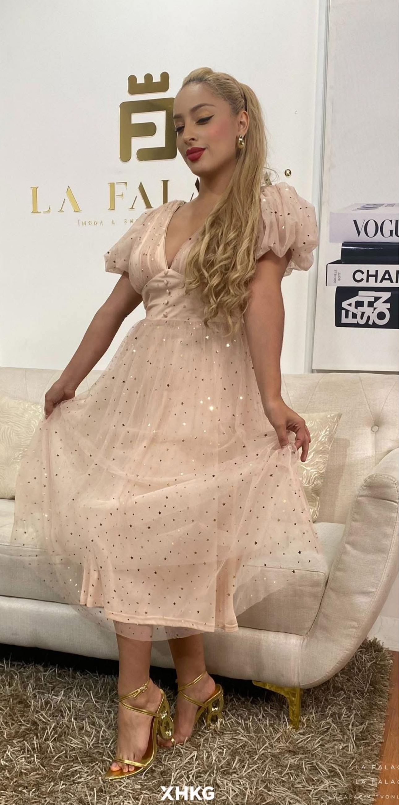 VESTIDO MIDI ESTRELLAS CUELLO V