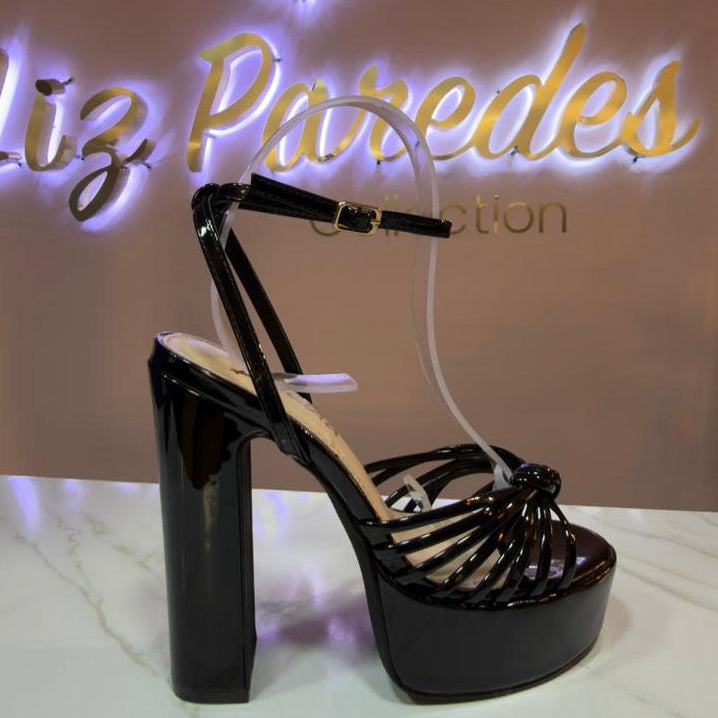 TACONES NEGROS