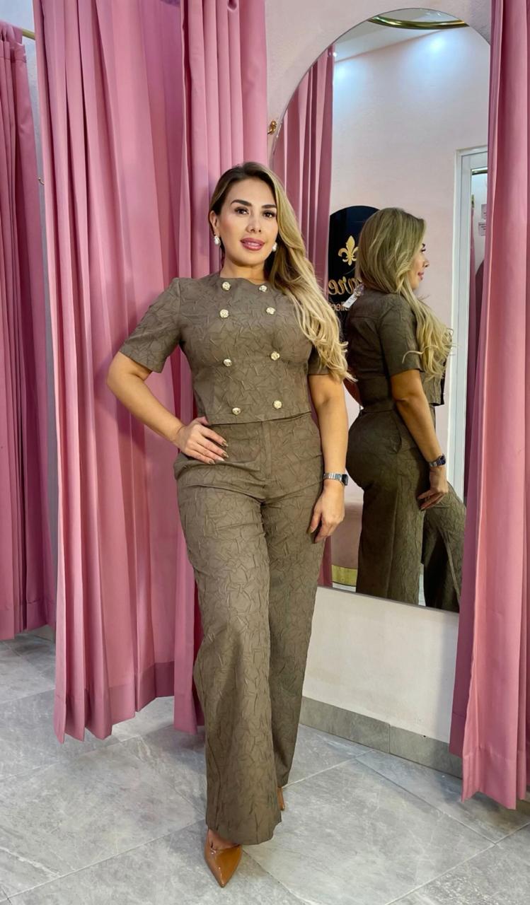 SET TAUPE BOTONES DORADO