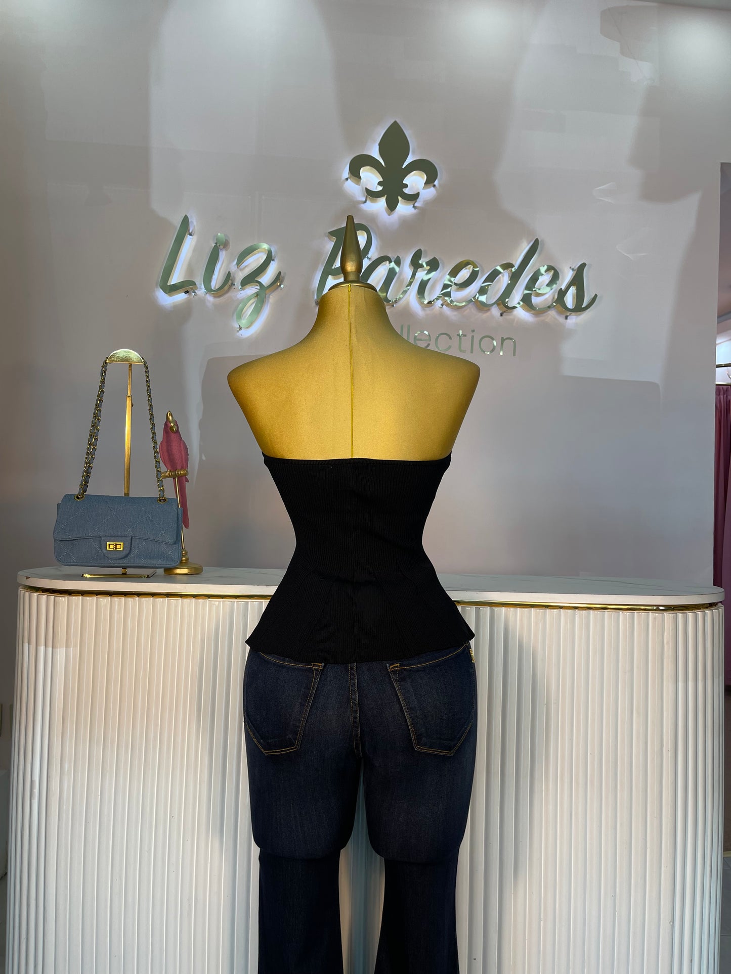 TOP STRAPLESS BOTONES
