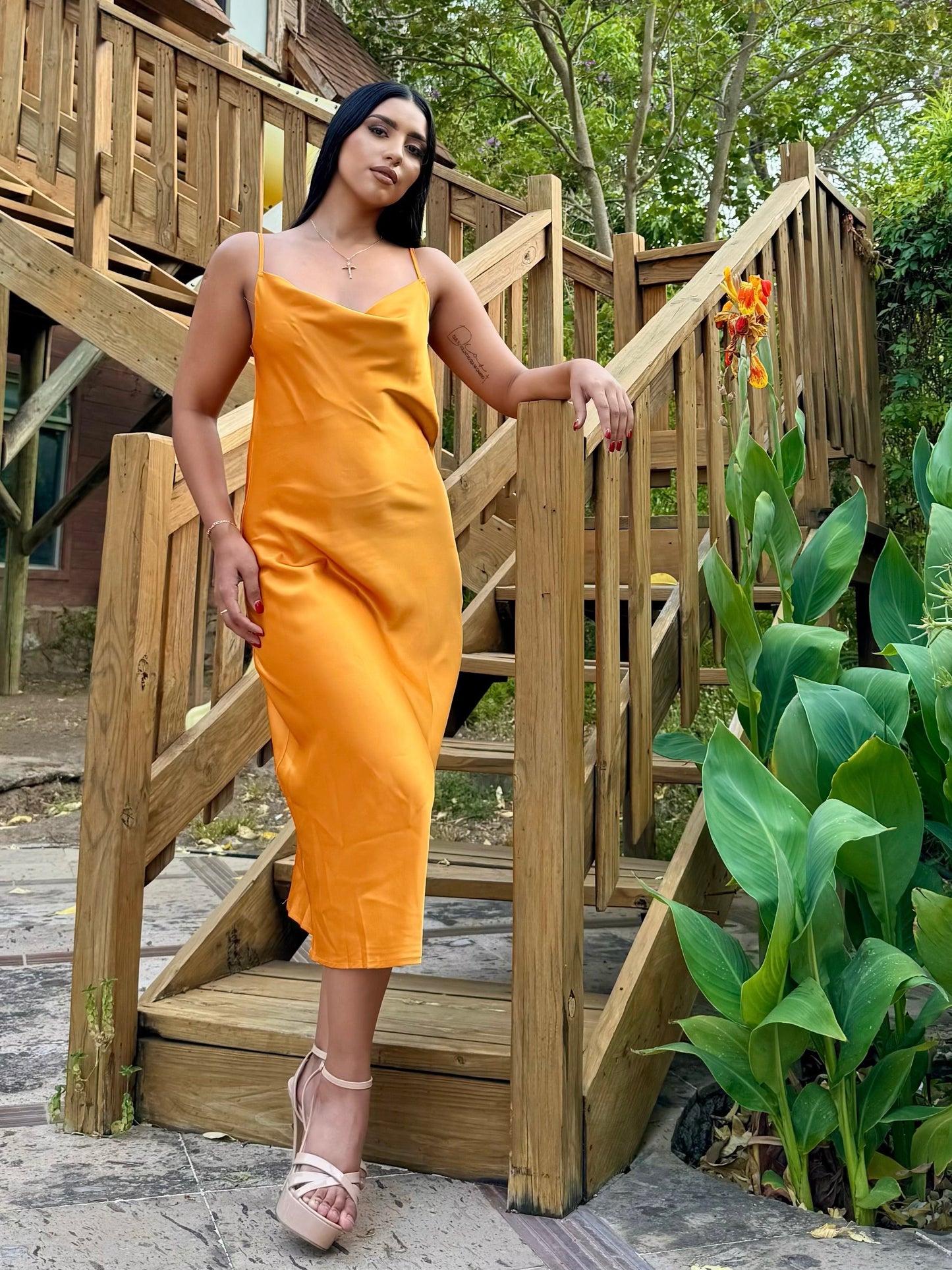 VESTIDO MIDI COCTEL SATIN