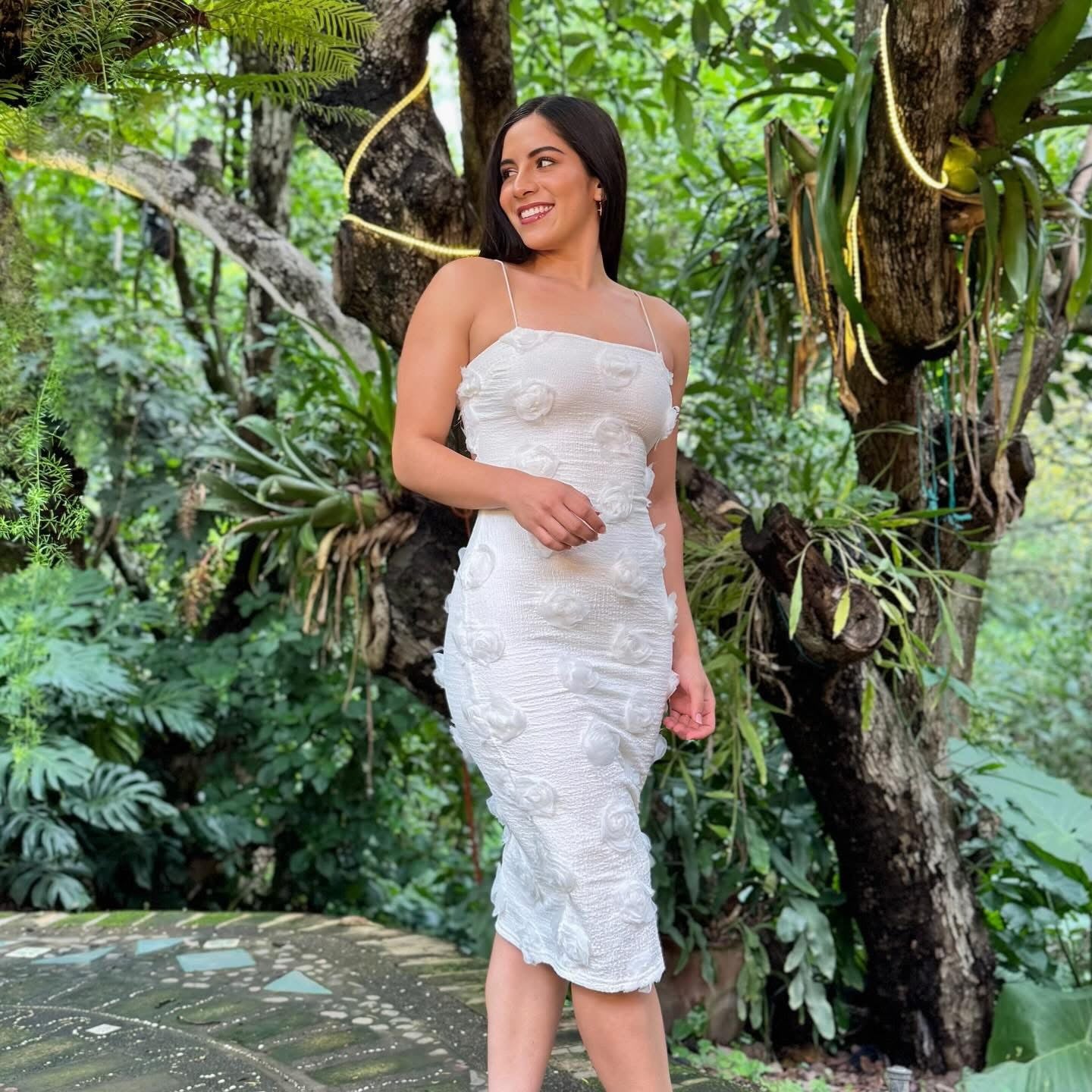 VESTIDO MIDI BLANCO ROSAS