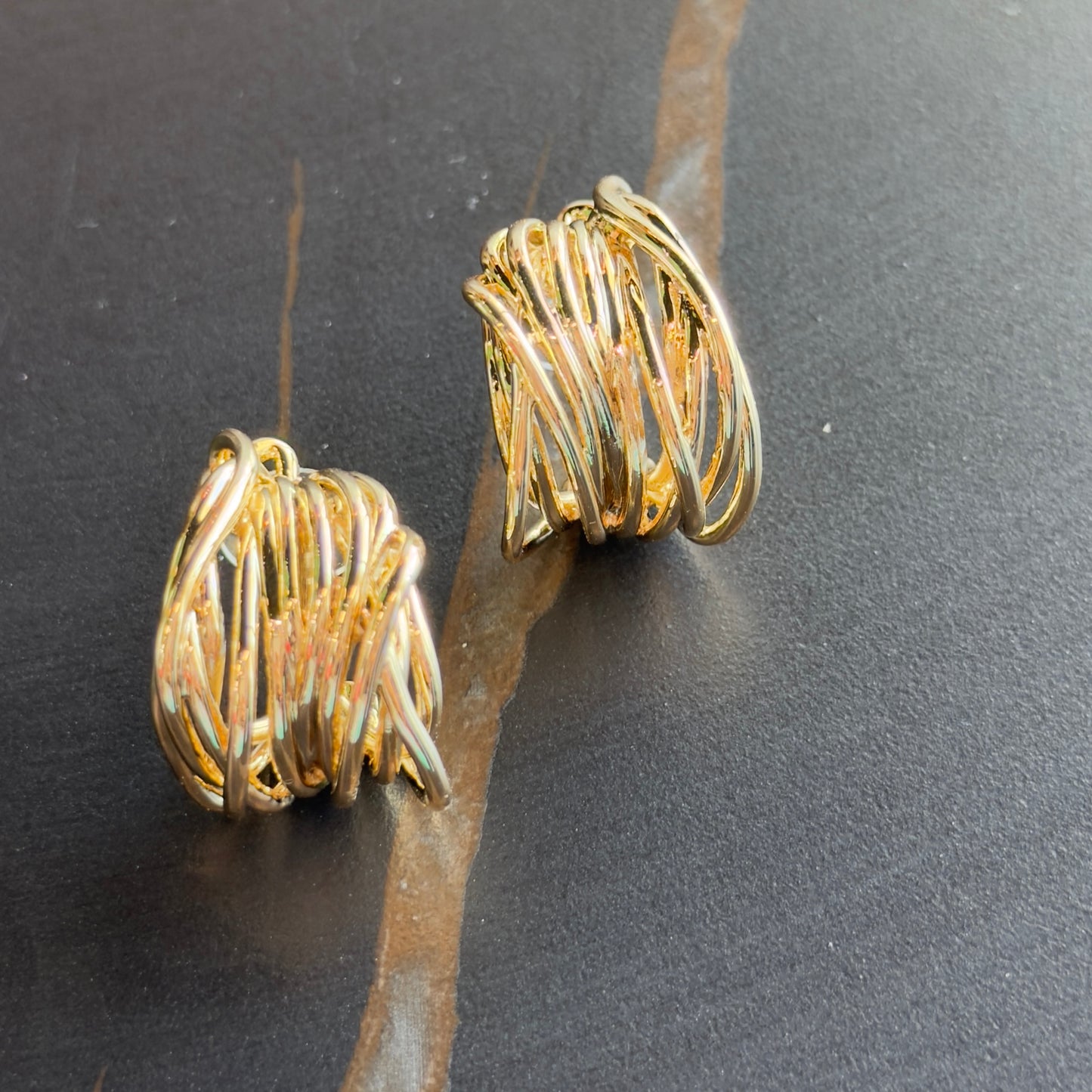 ARETES NIDO DORADO
