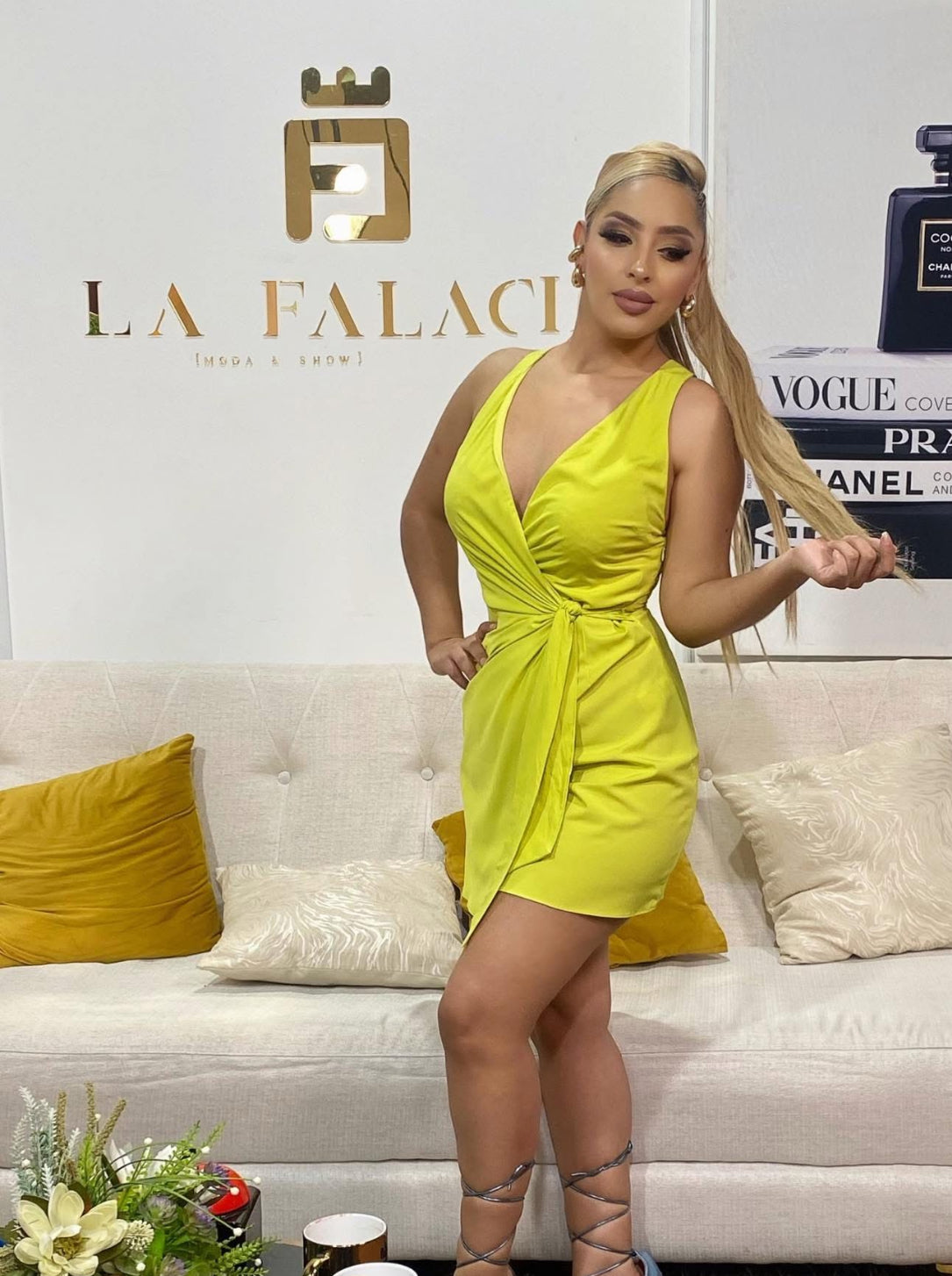 VESTIDO MINI TIRANTE