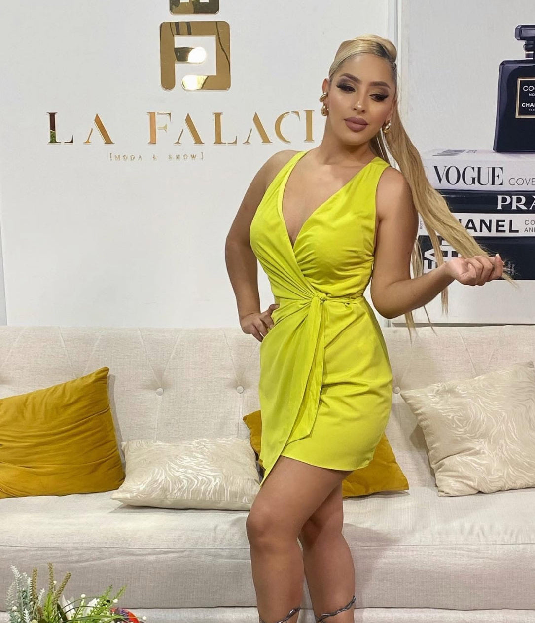 VESTIDO MINI TIRANTE