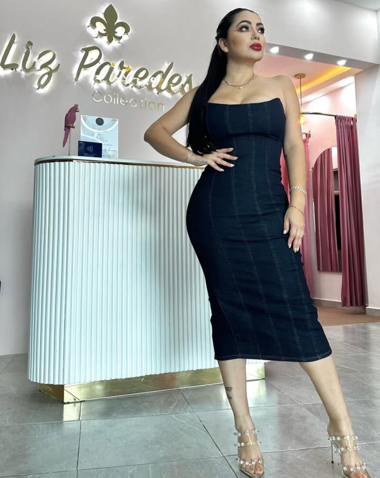 VESTIDO MIDI STRAPLESS DENIM