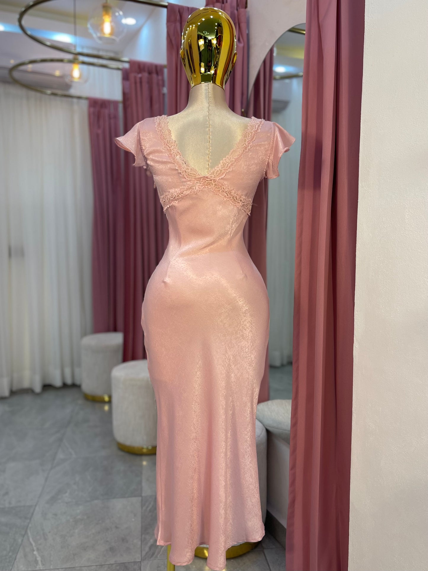 VESTIDO MIDI LENCERO ROSA