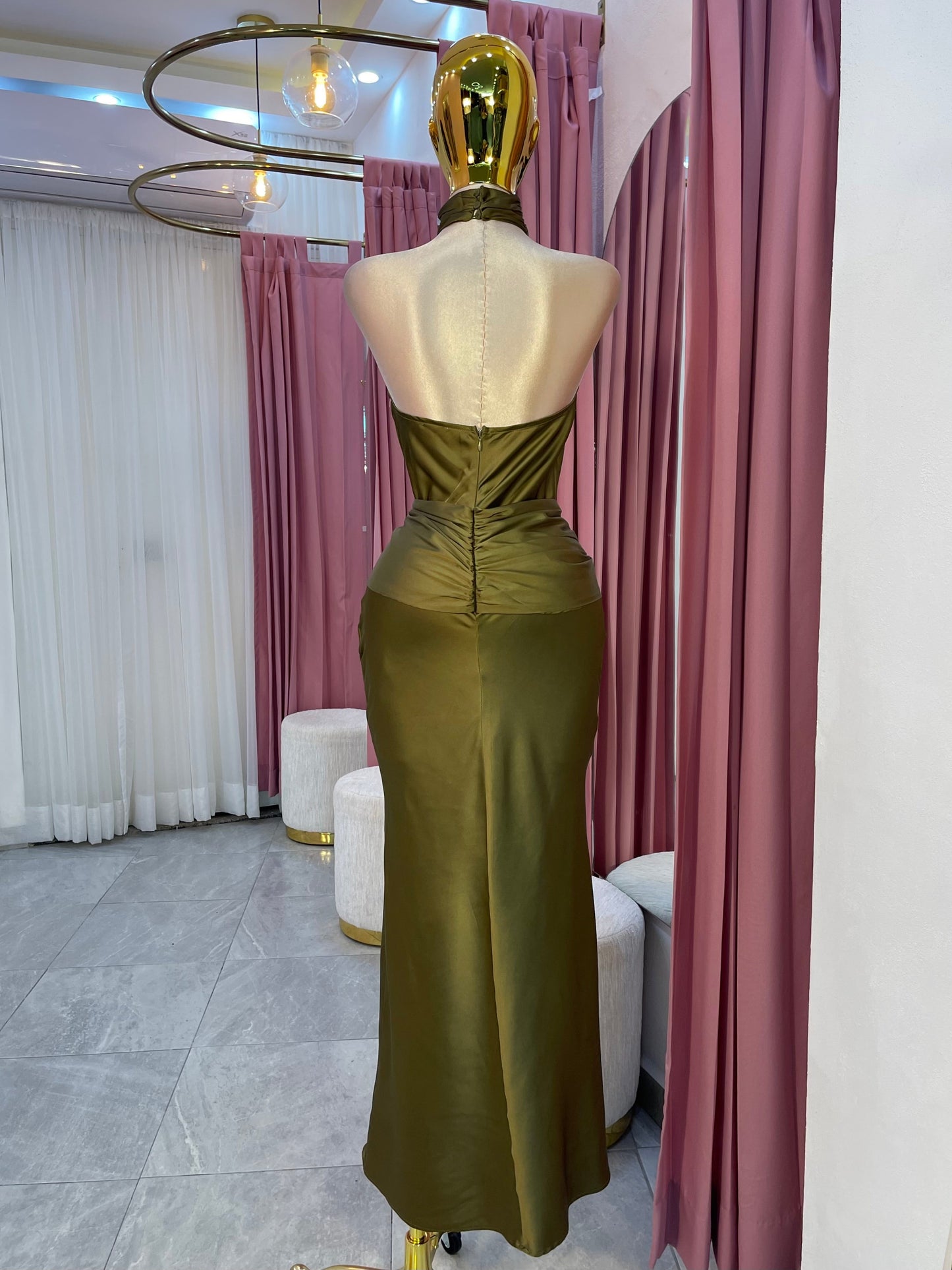 VESTIDO MAXI HALTER SATEN VERDE