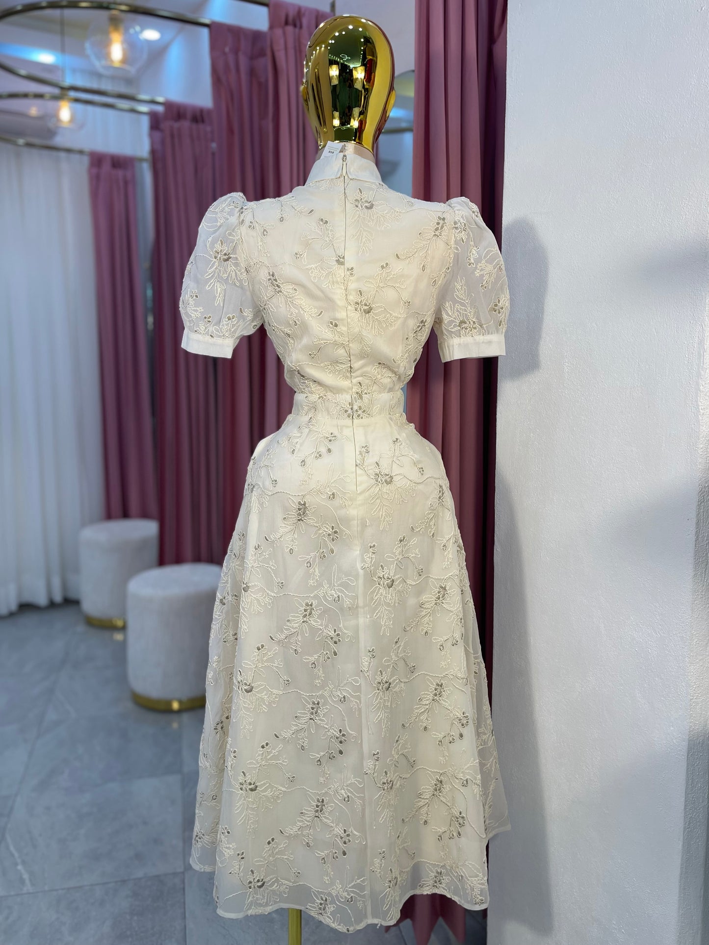 VESTIDO MIDI ENCAJE MANGA CORTA