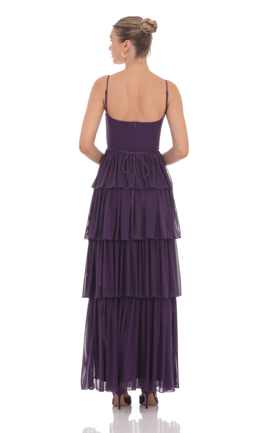 Vestido maxi berenjena con olanes