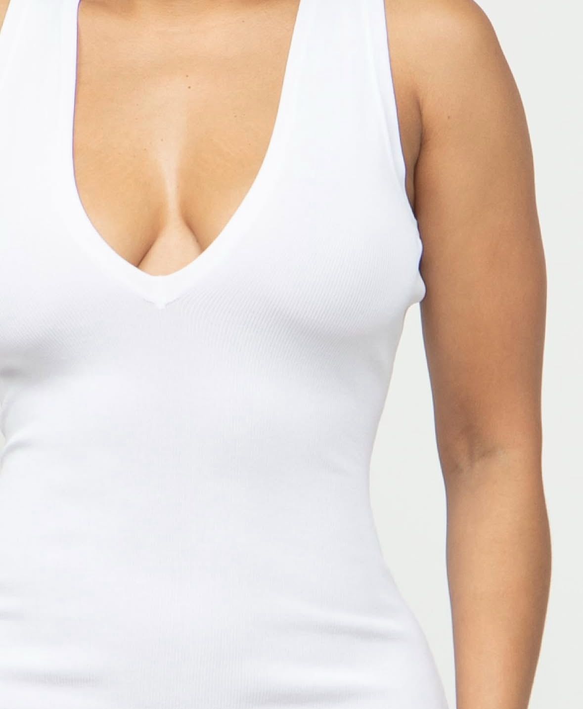 Vestido básico Cuello V