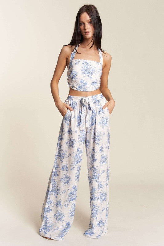 SET TOP CON PANTALÓN WIDE LEG BLANCO EST. FLORES