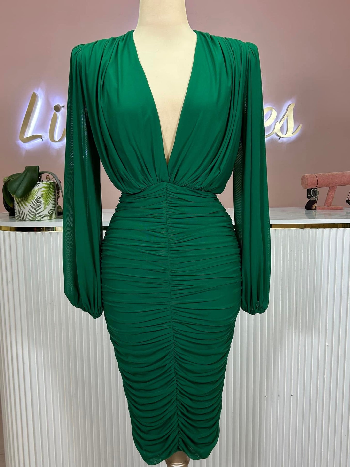 VESTIDO MIDI MESH MANGA LARGA ESCOTE V