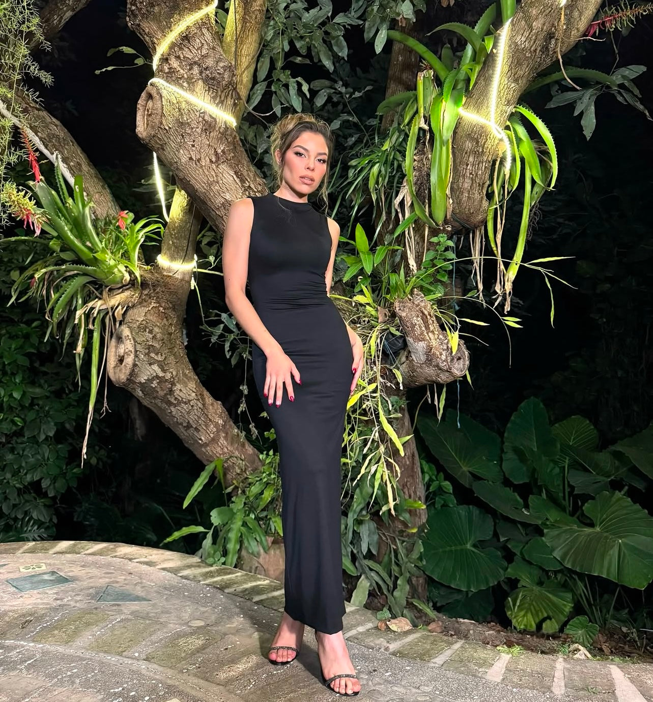VESTIDO MIDI HALTER ALGODON