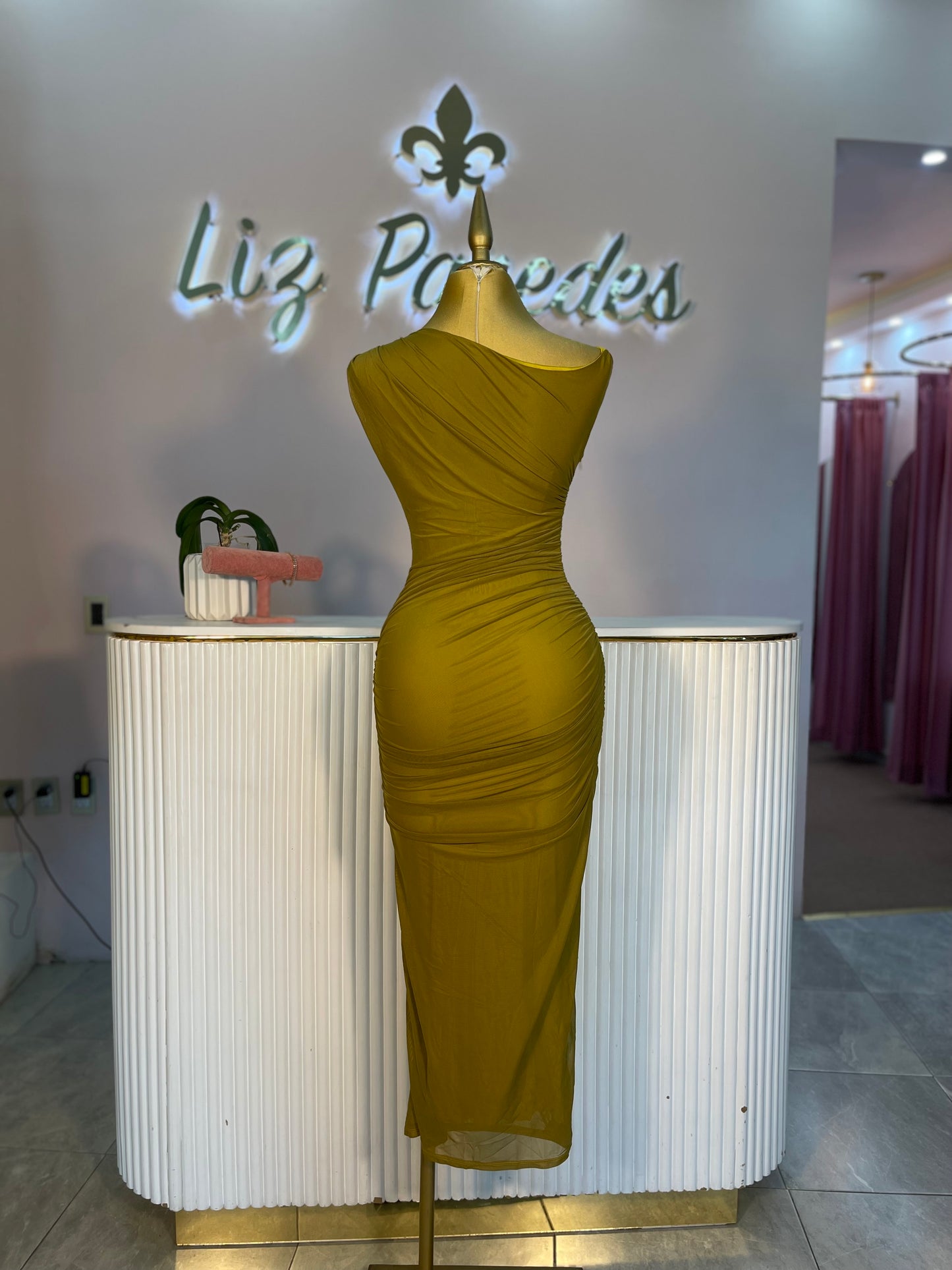 VESTIDO MAXI ASIMETRICO VERDE
