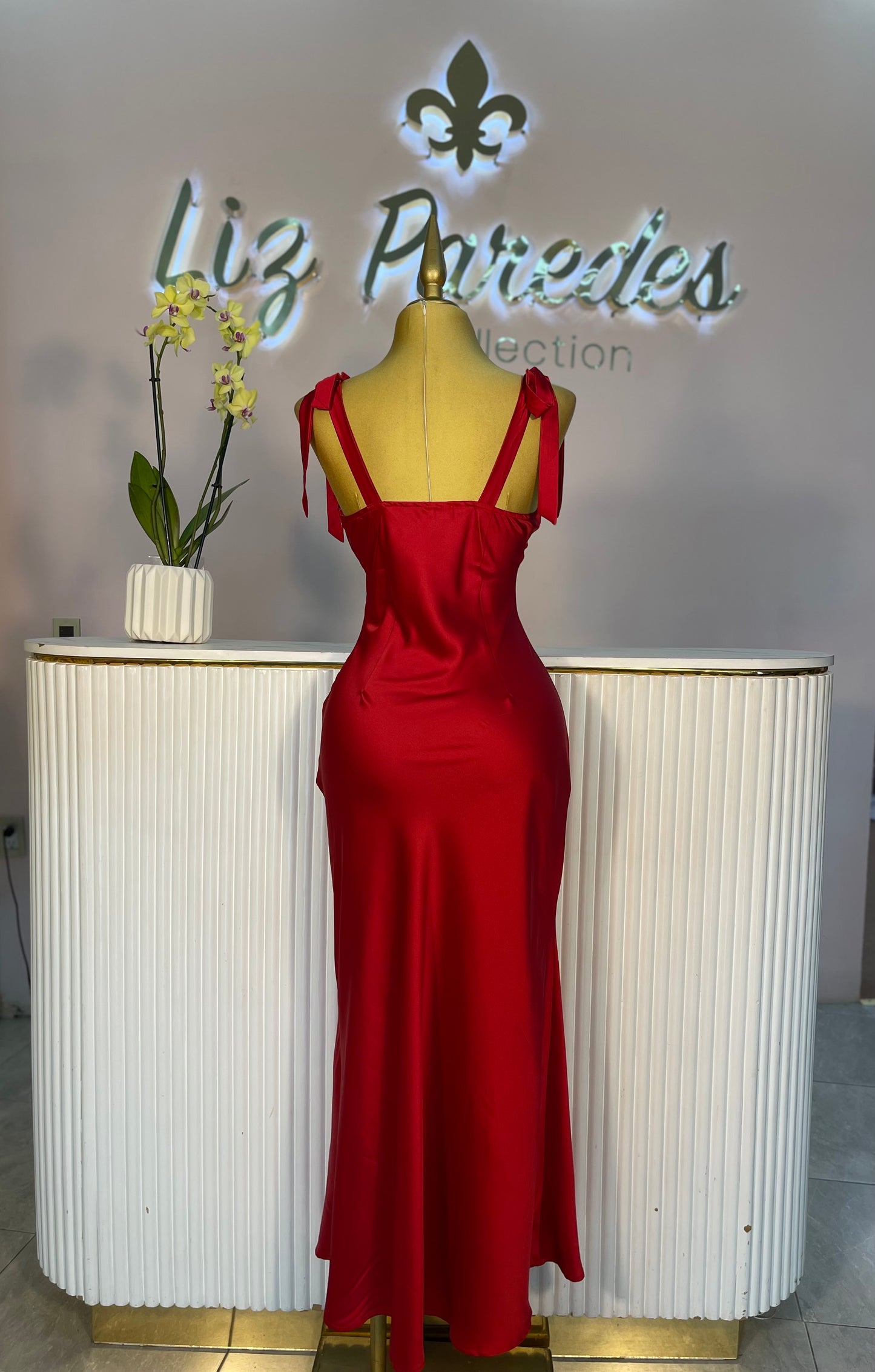 VESTIDO MIDI SATÉN LENCERO