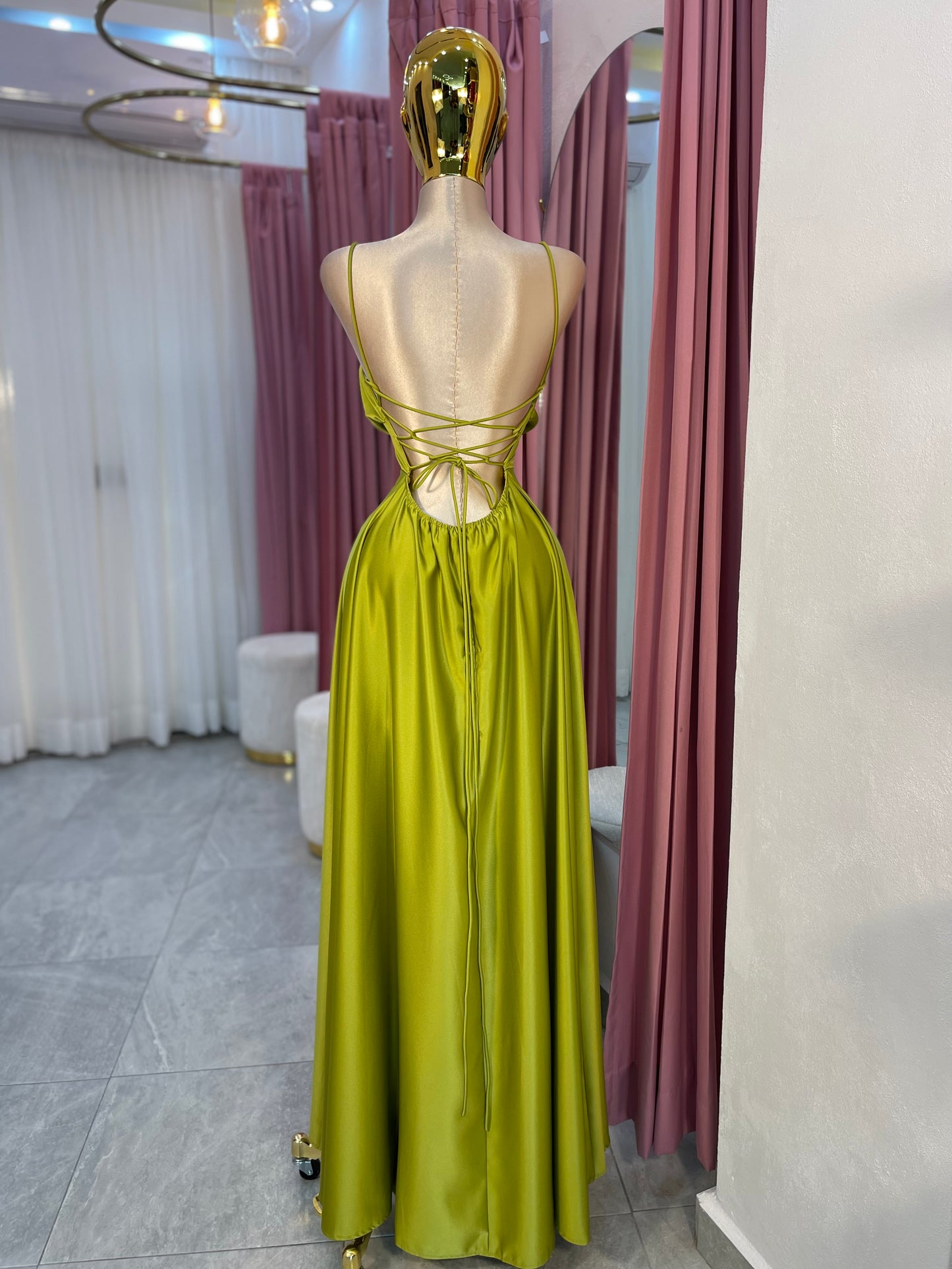 VESTIDO ESC. ESPALDA SATIN RECTO TIRAS