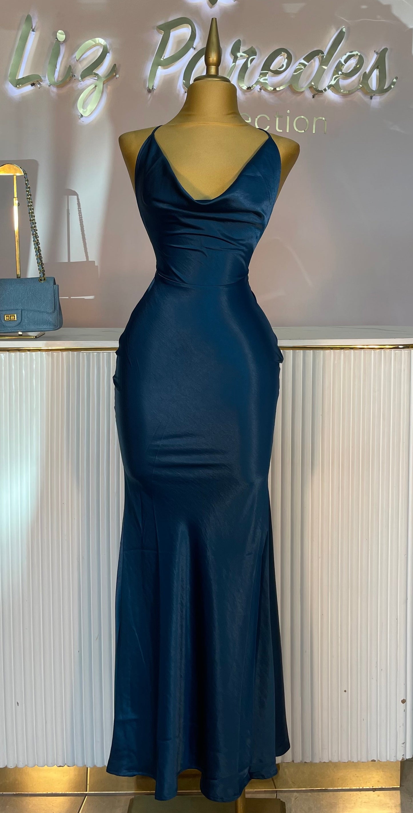 VESTIDO SATIN ESCOTE TIRAS MF23066