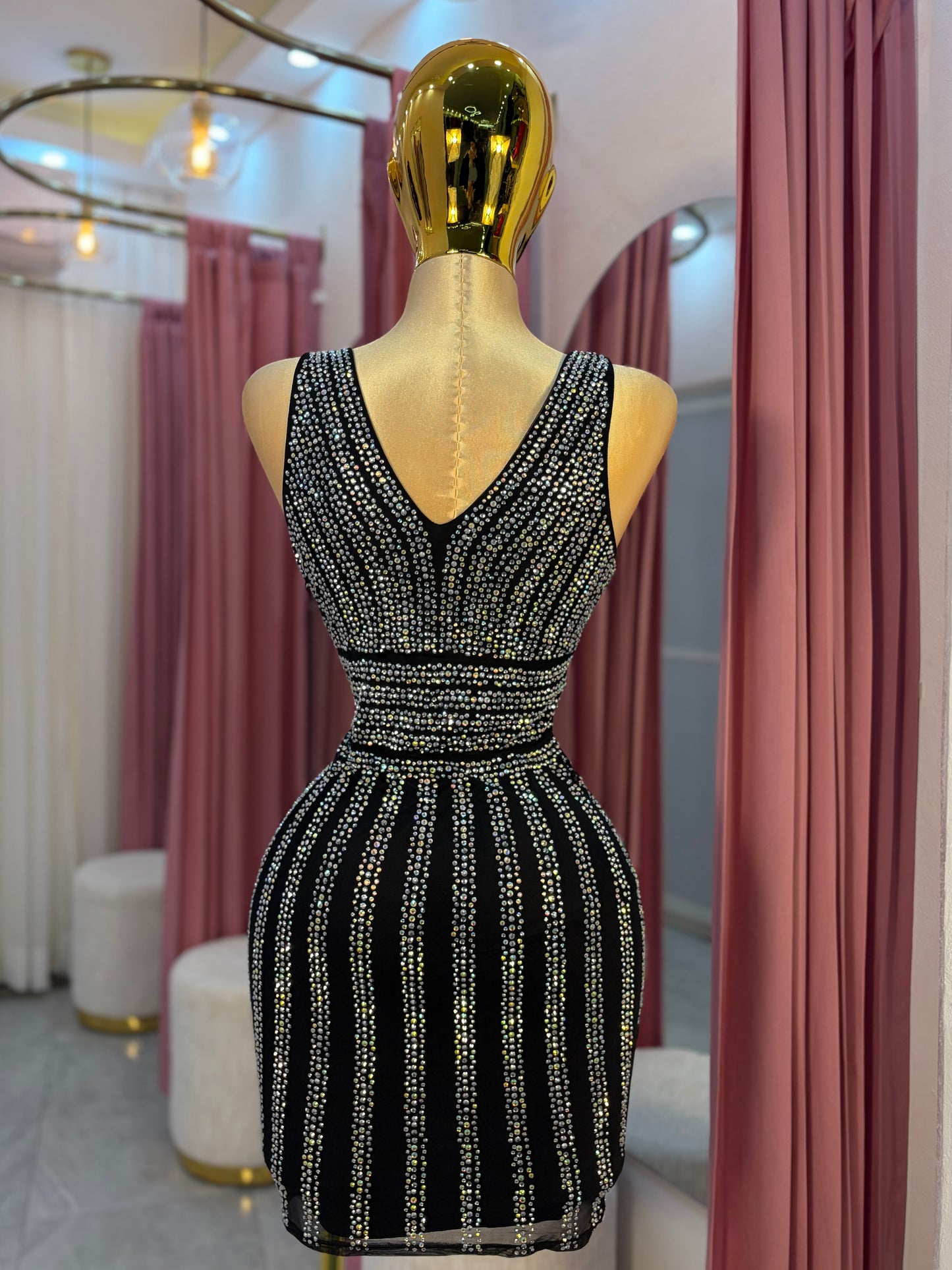 VESTIDO-MINI CRISTALES CUELLO V