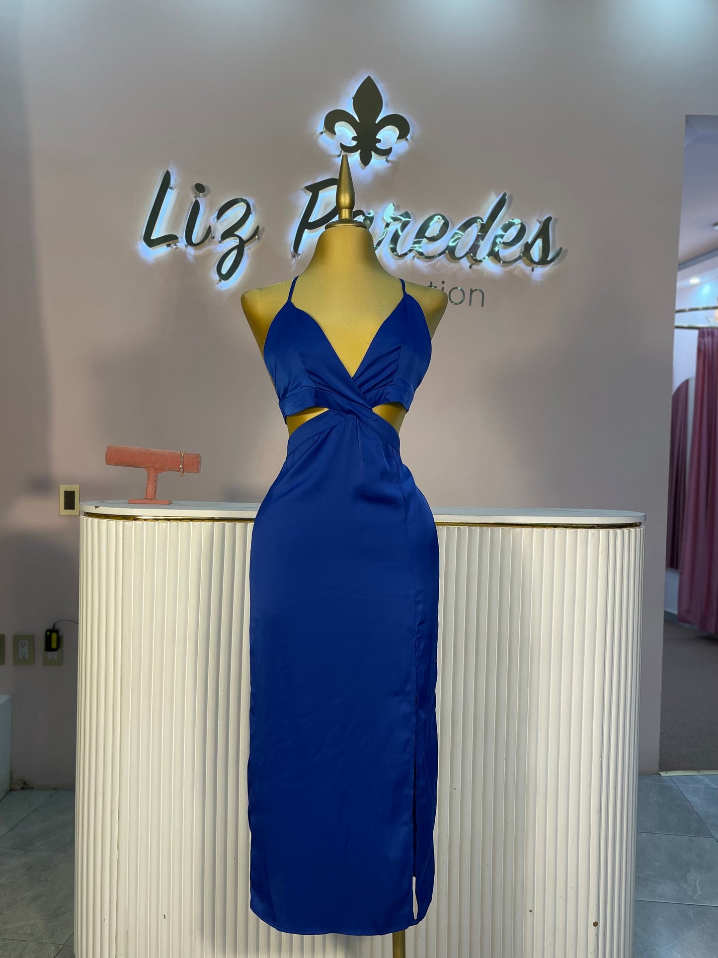 VESTIDO CUT OUT SATÉN
