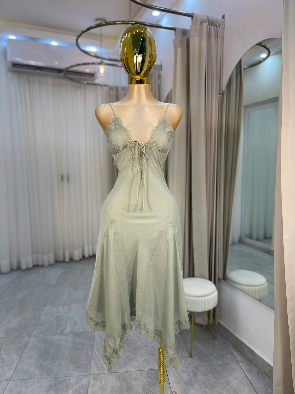 VESTIDO TIRANTE ENCAJE MATCHA
