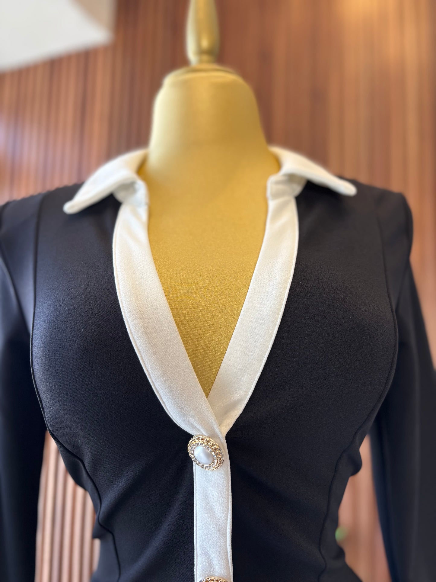 VESTIDO MIDI MANGA LARGA BOTONES