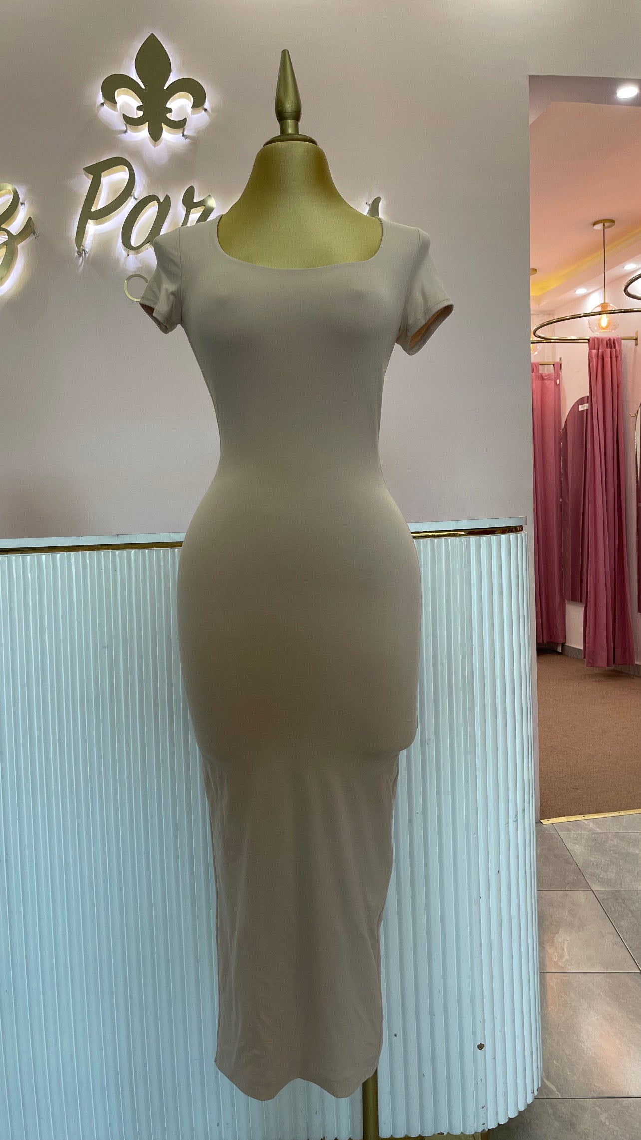 VESTIDO-MIDI CUELLO RENDONDO