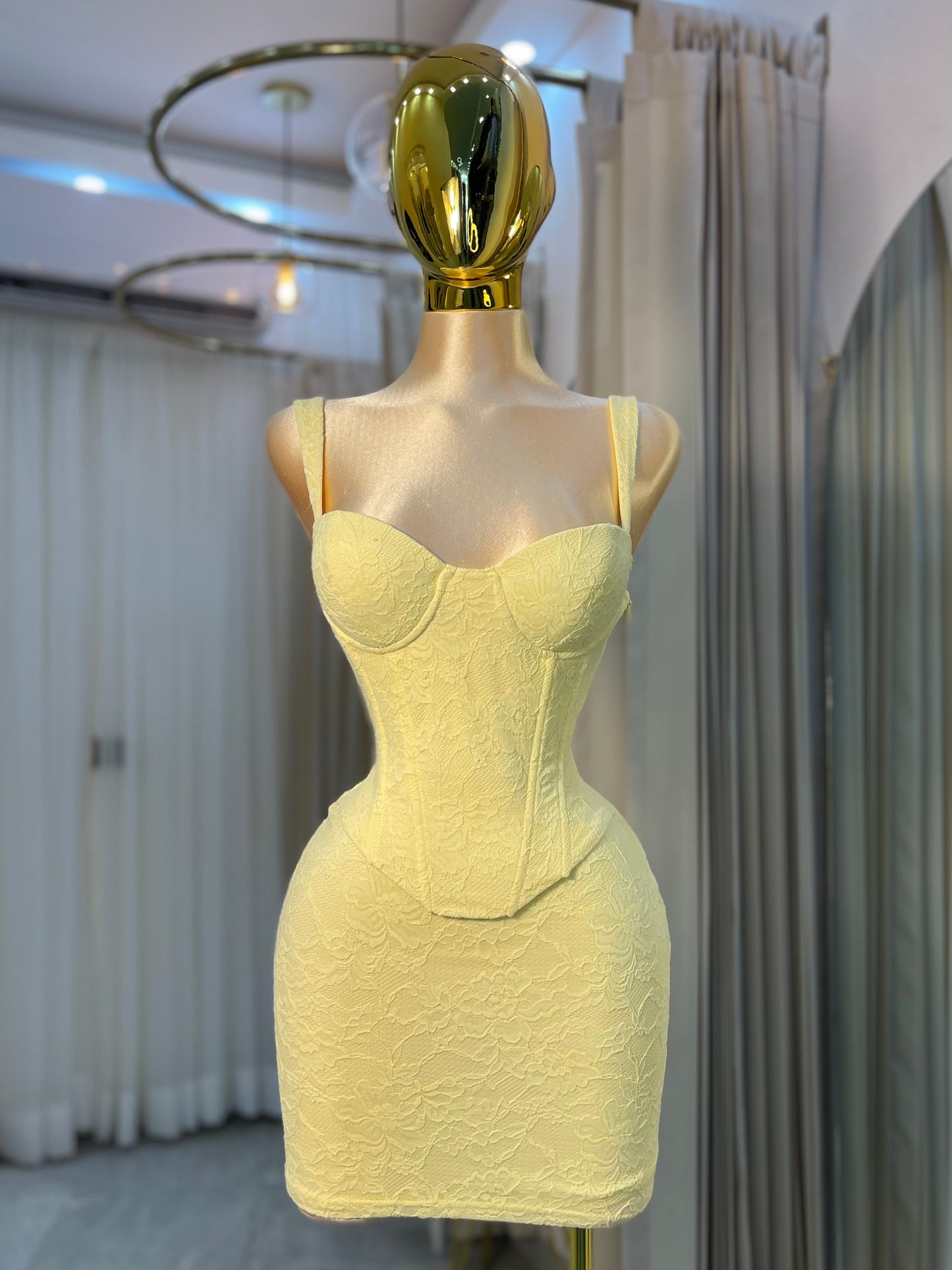 VESTIDO MINI AMARILLO ENCAJE CORSET