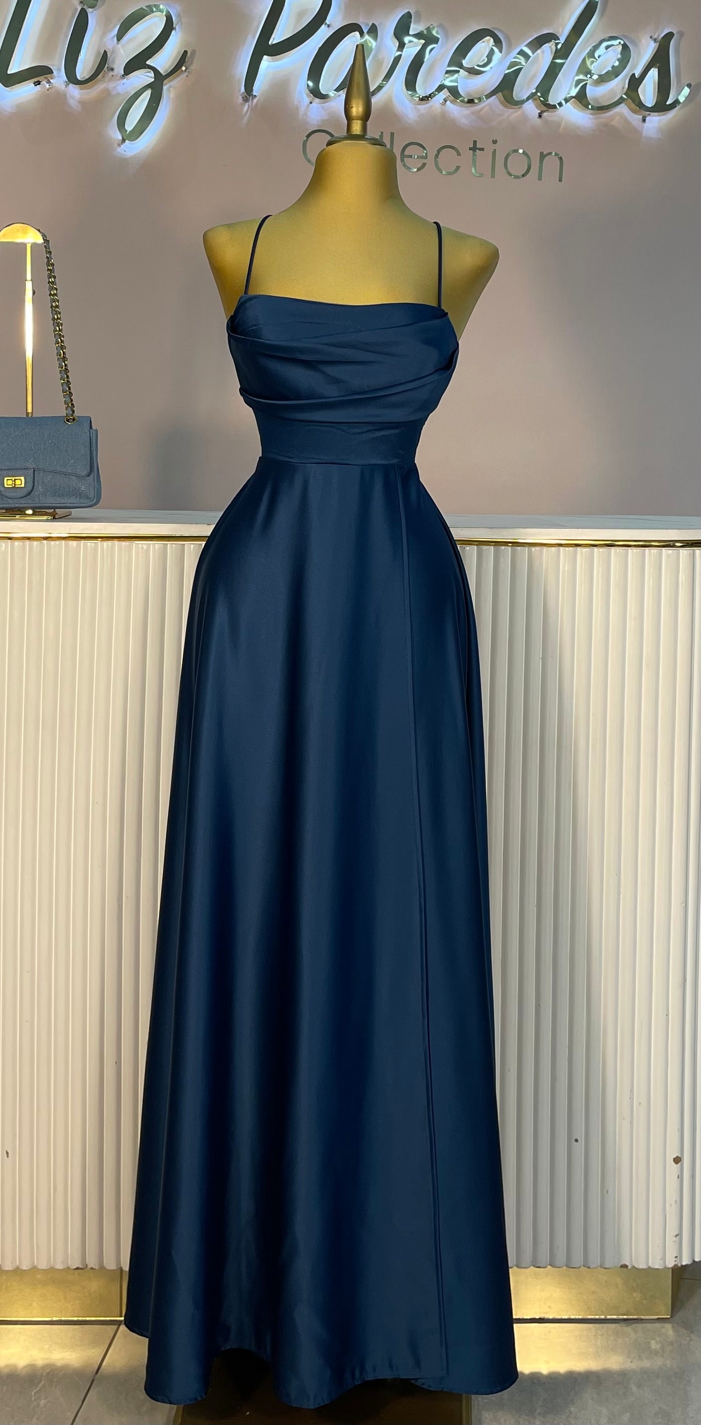 VESTIDO ESC. ESPALDA SATIN RECTO TIRAS