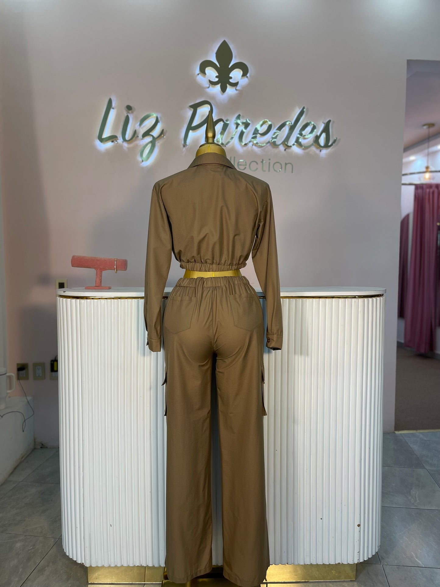 SET CROP TOP/PANTALON CARGO