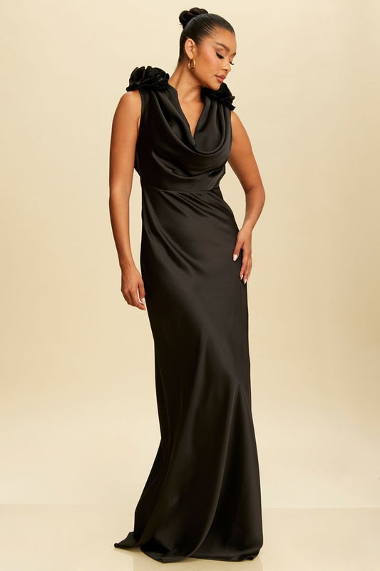 VESTIDO MAXI SATEN CON HOMBRERAS FLOR