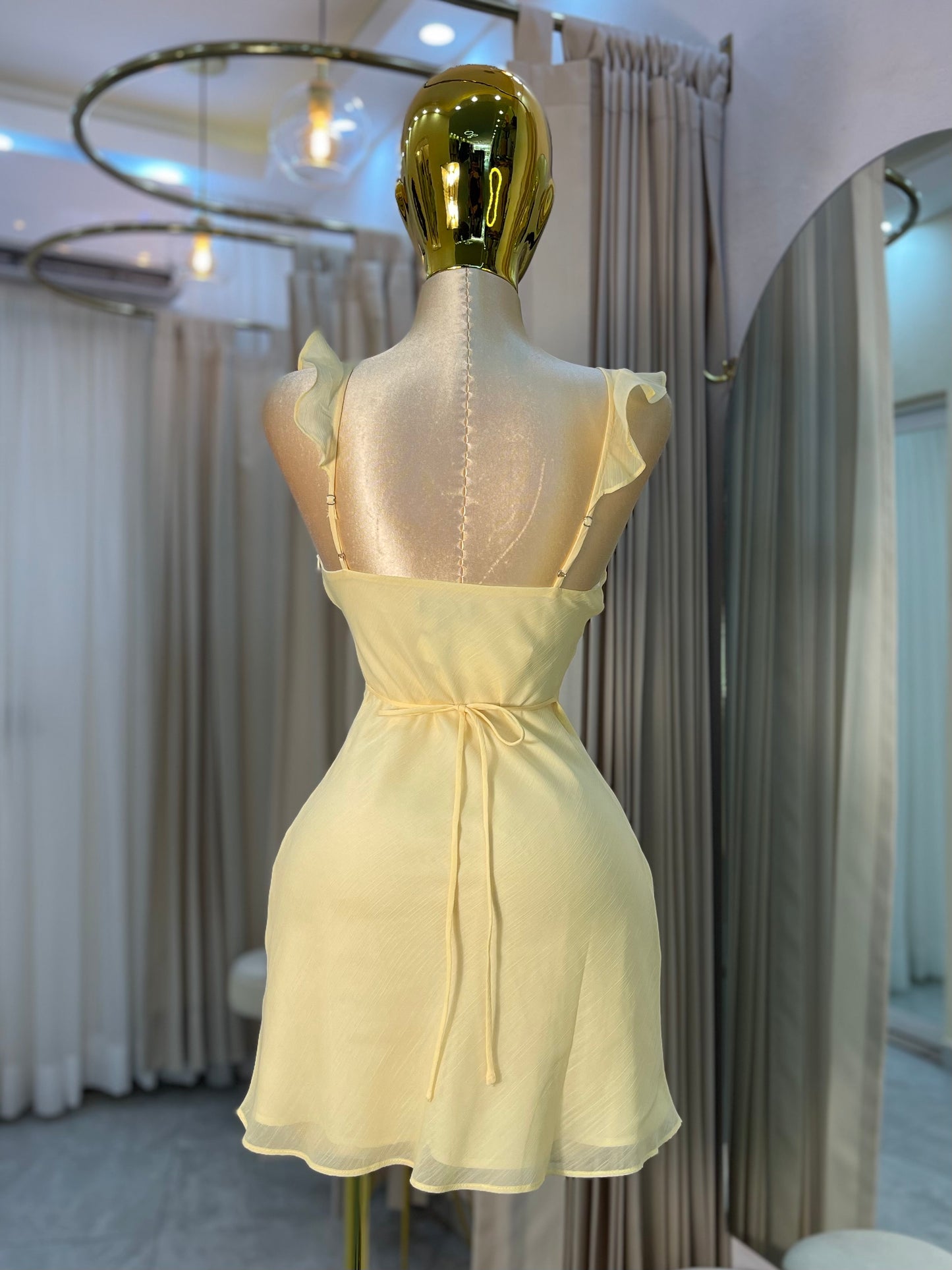 VESTIDO MINI CUELLO V VOLANTE
