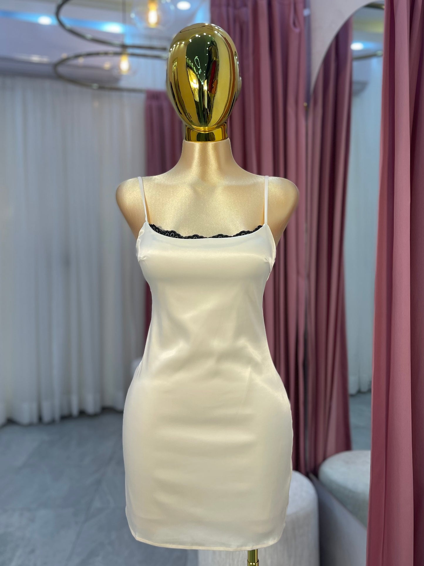 VESTIDO MINI SATÉN BEIGE