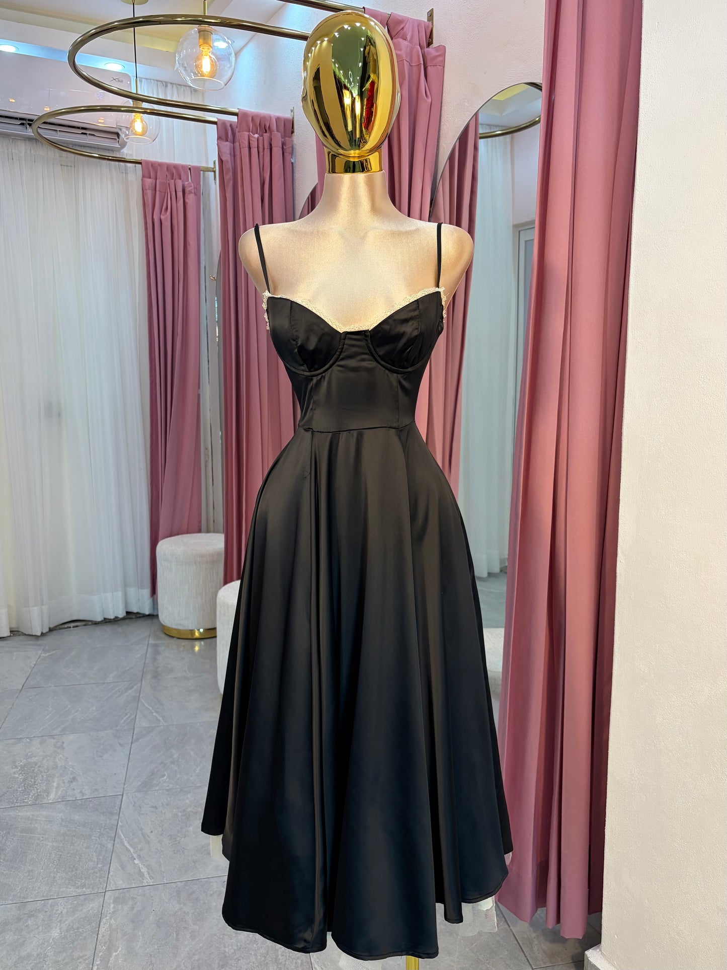 VESTIDO MIDI SATÉN ENCAJE NEGRO