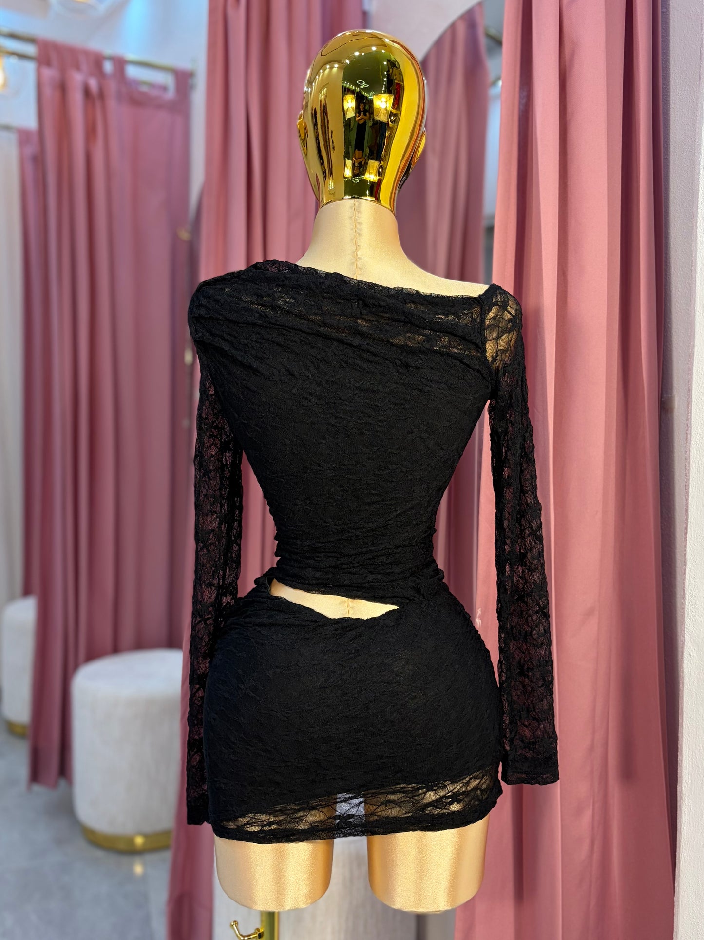 VESTIDO MINI NEGRO OFF SHOULDER ENCAJE