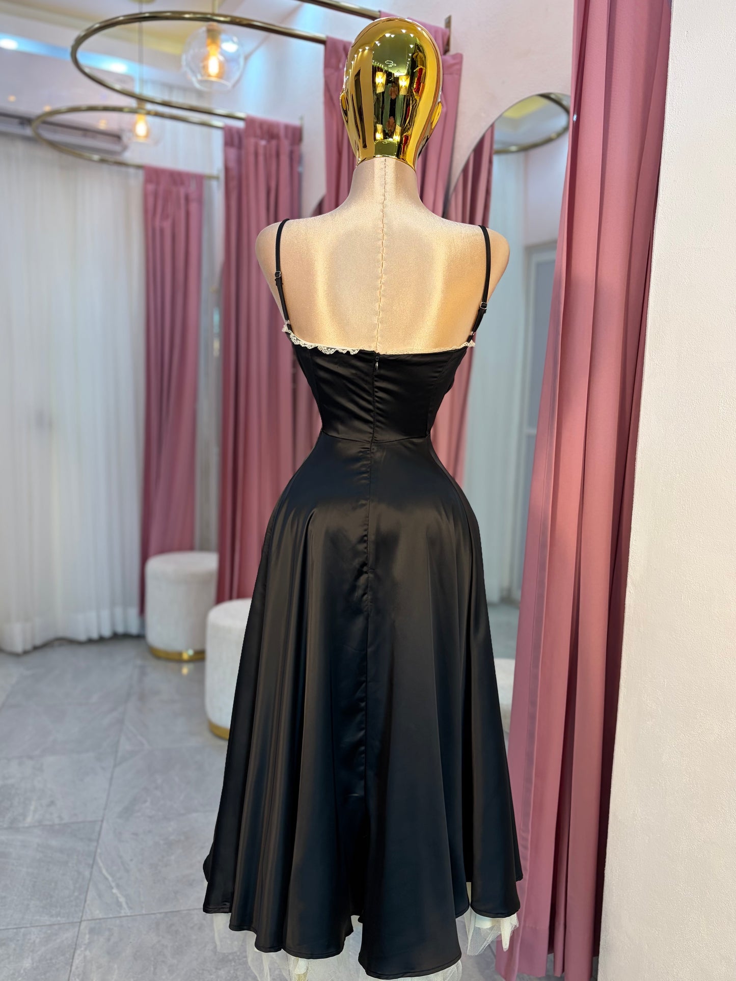 VESTIDO MIDI SATÉN ENCAJE NEGRO