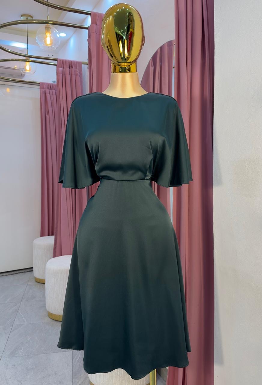 VESTIDO MIDI SATIN MANGA CORTA