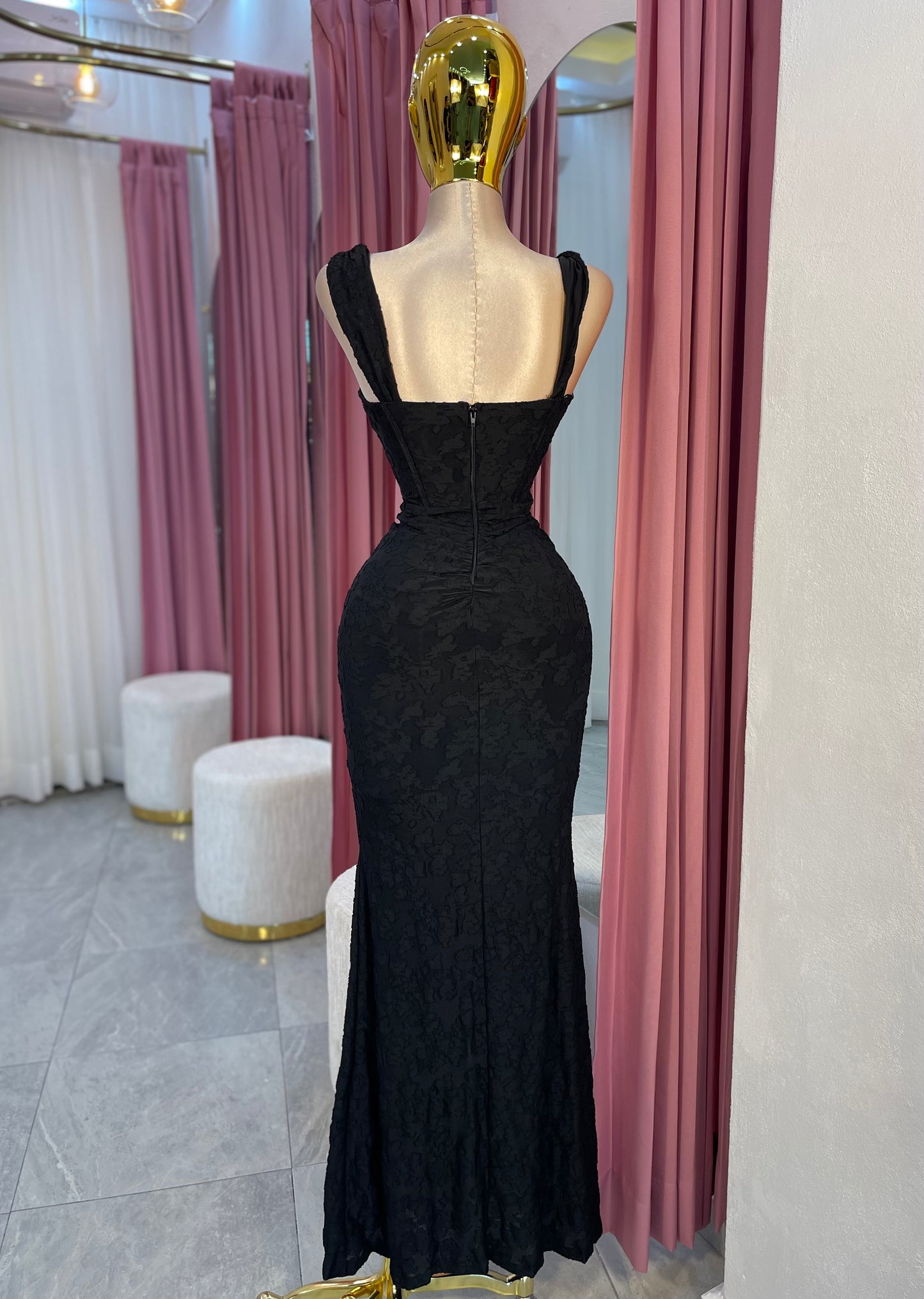 VESTIDO MAXI NEGRO GRABADO