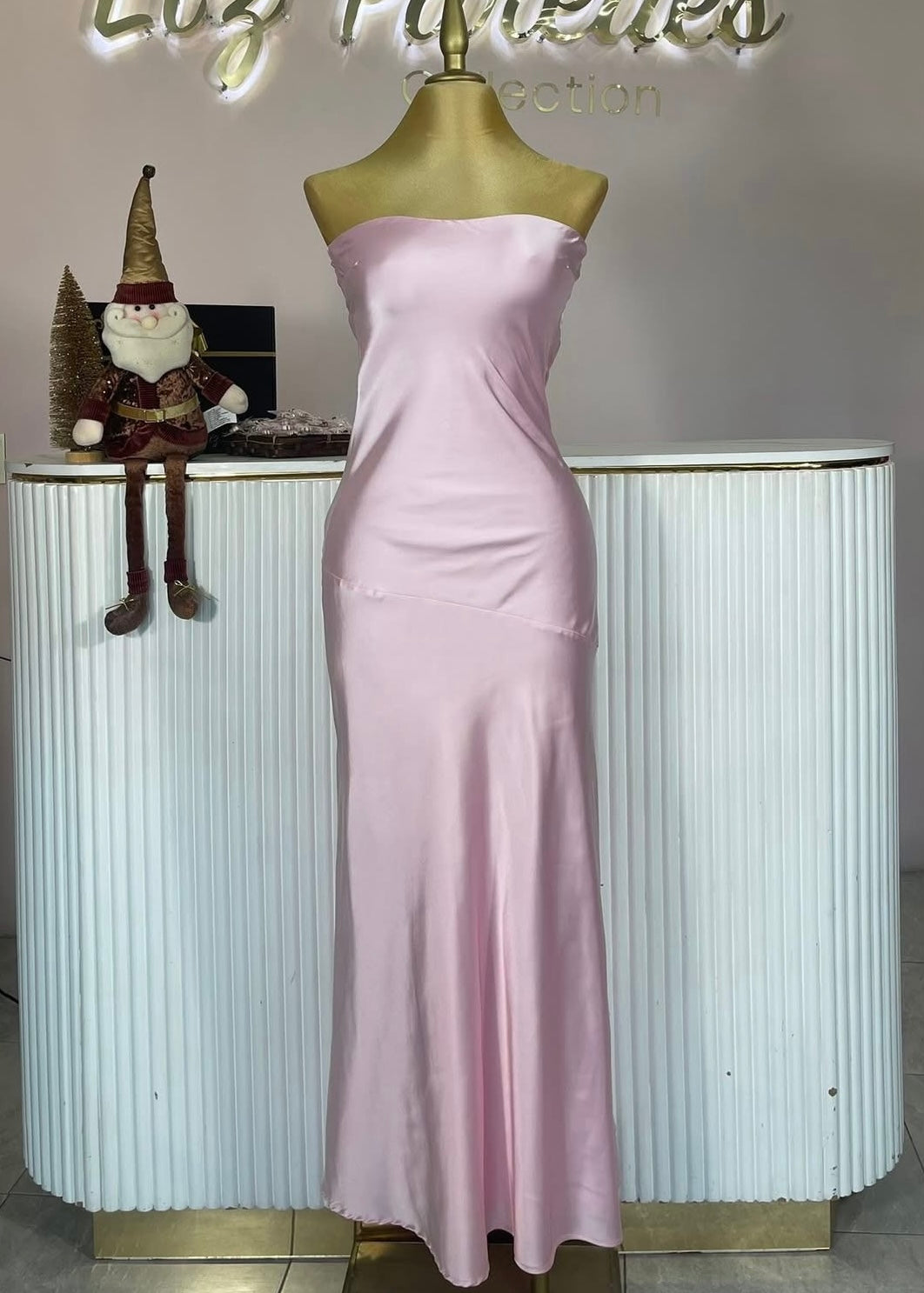 VESTIDO MAXI ROSA SATÉN STRAPLESS