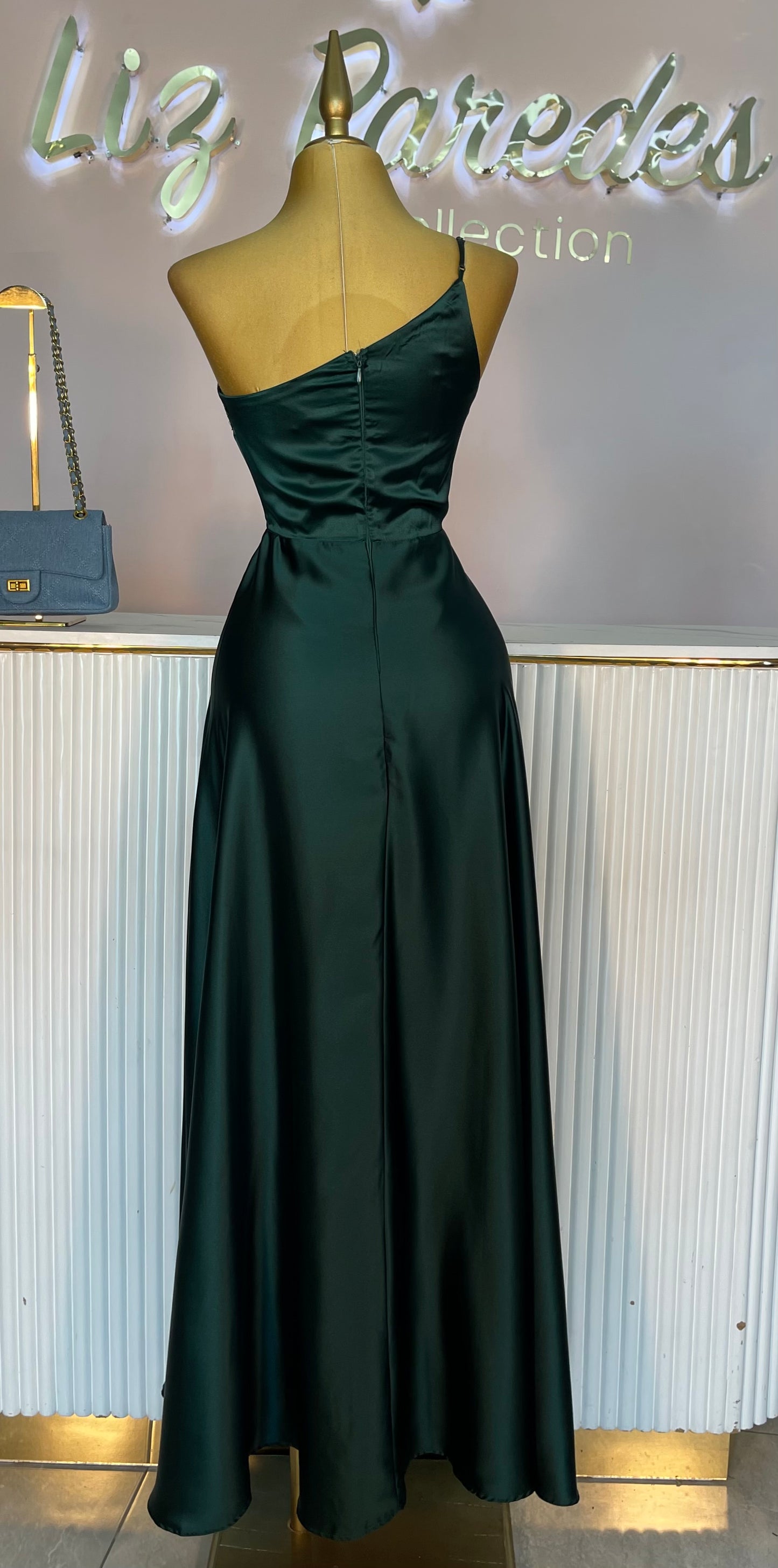 VESTIDO MAXI SATIN ASIMÉTRICO ENCAJE