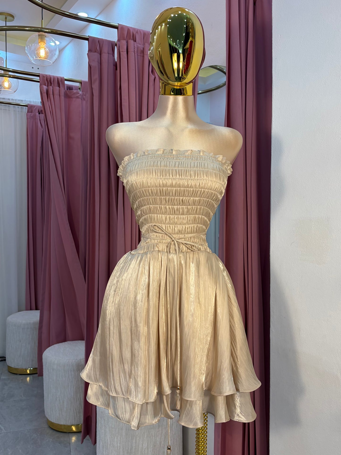 VESTIDO MINI STRAPLESS DORADO