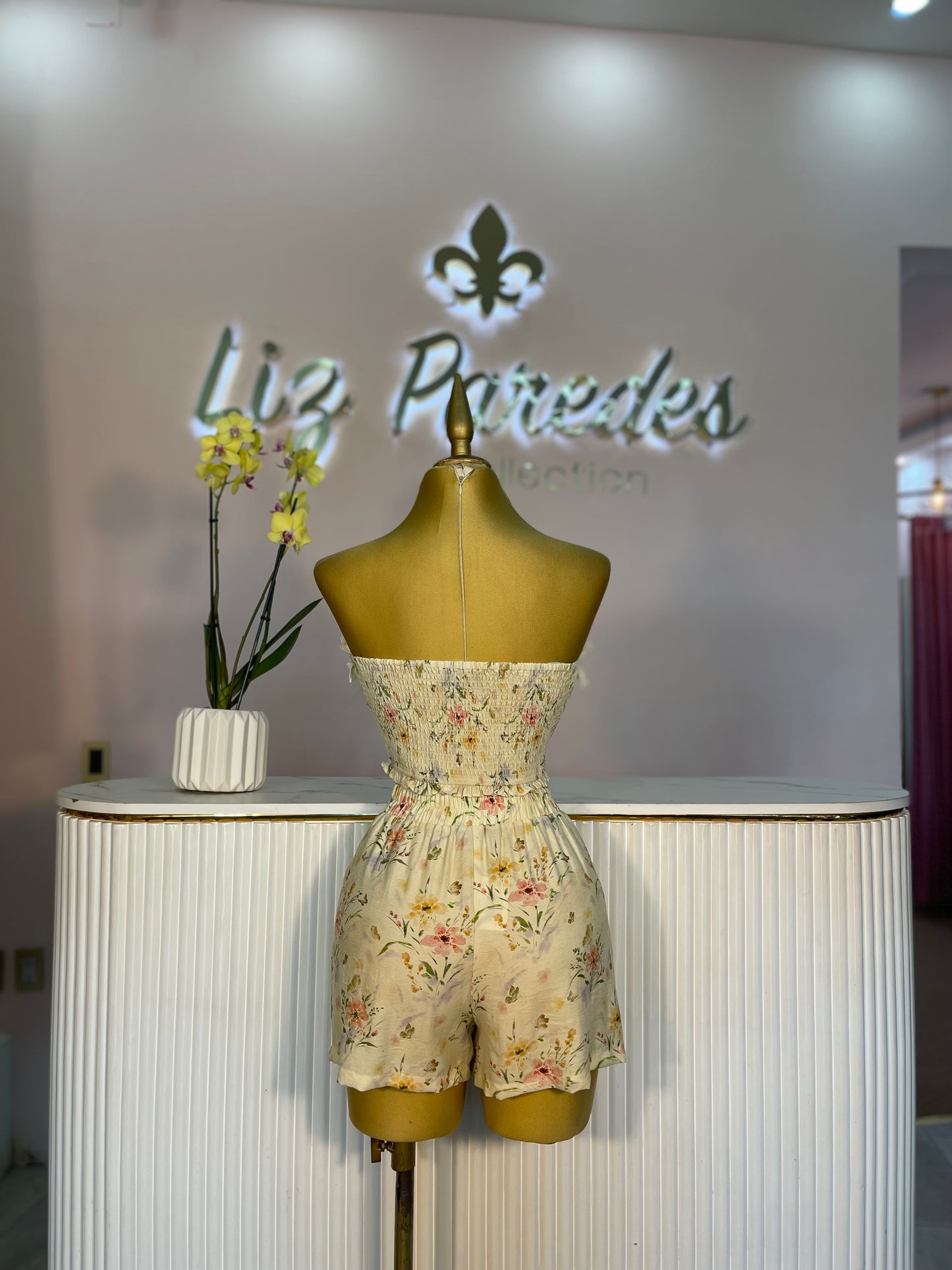 SET SHORT AMARILLO FLORES