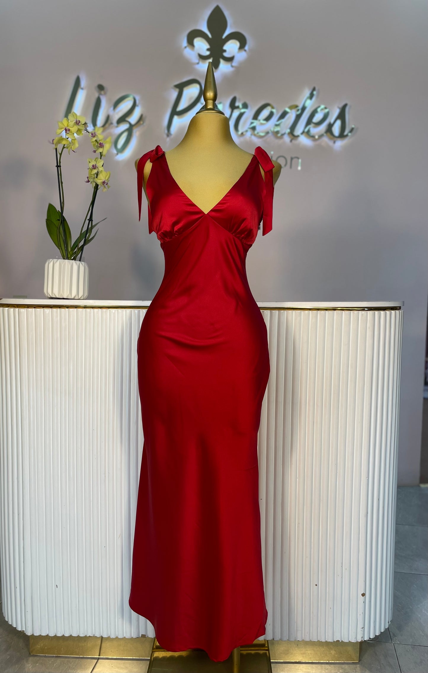 VESTIDO MIDI SATÉN LENCERO