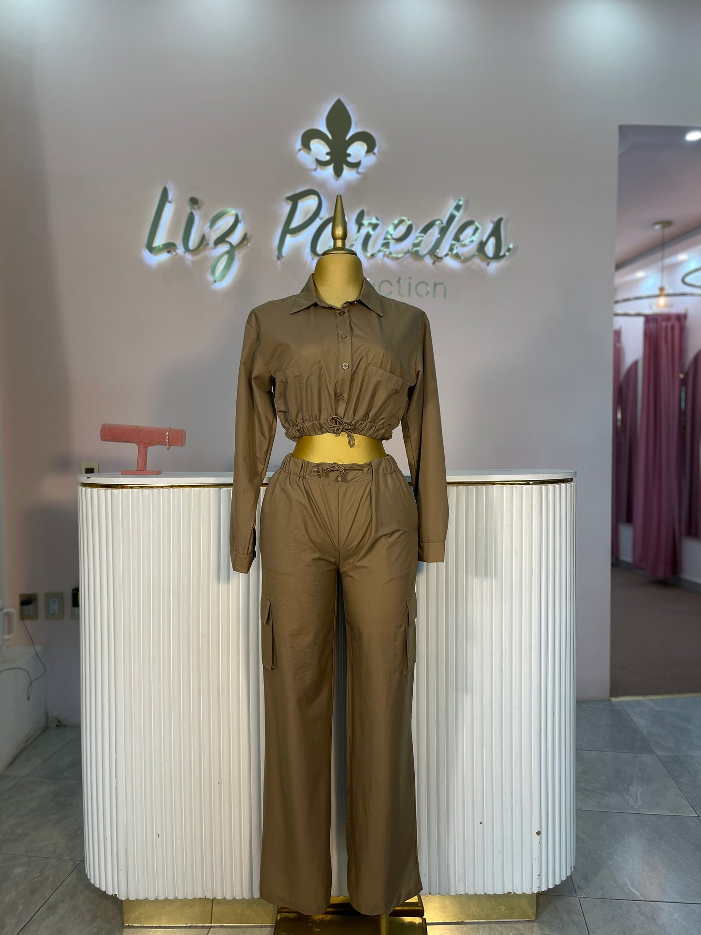 SET CROP TOP/PANTALON CARGO