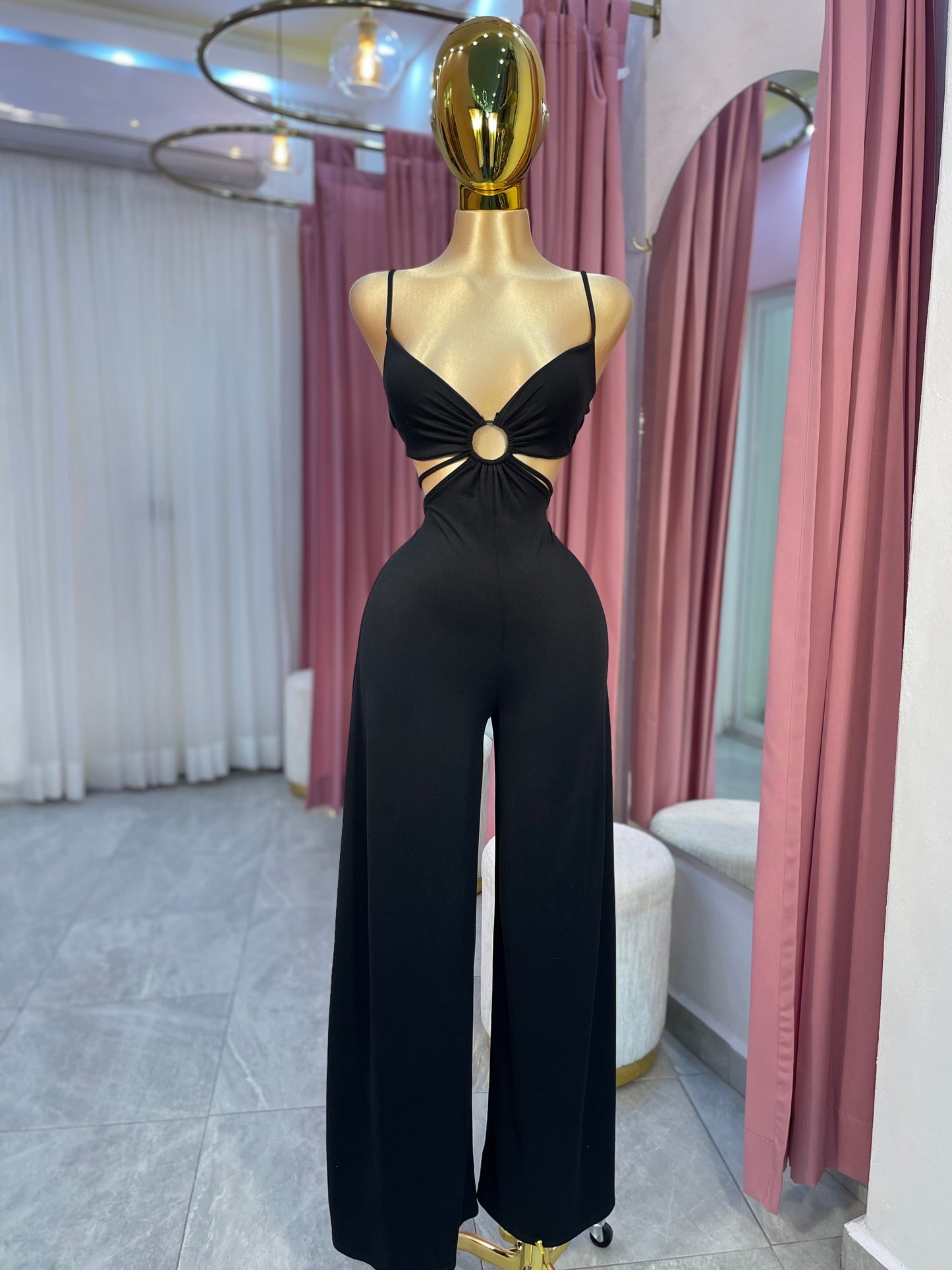 JUMPSUIT NEGRO ARO DORADO