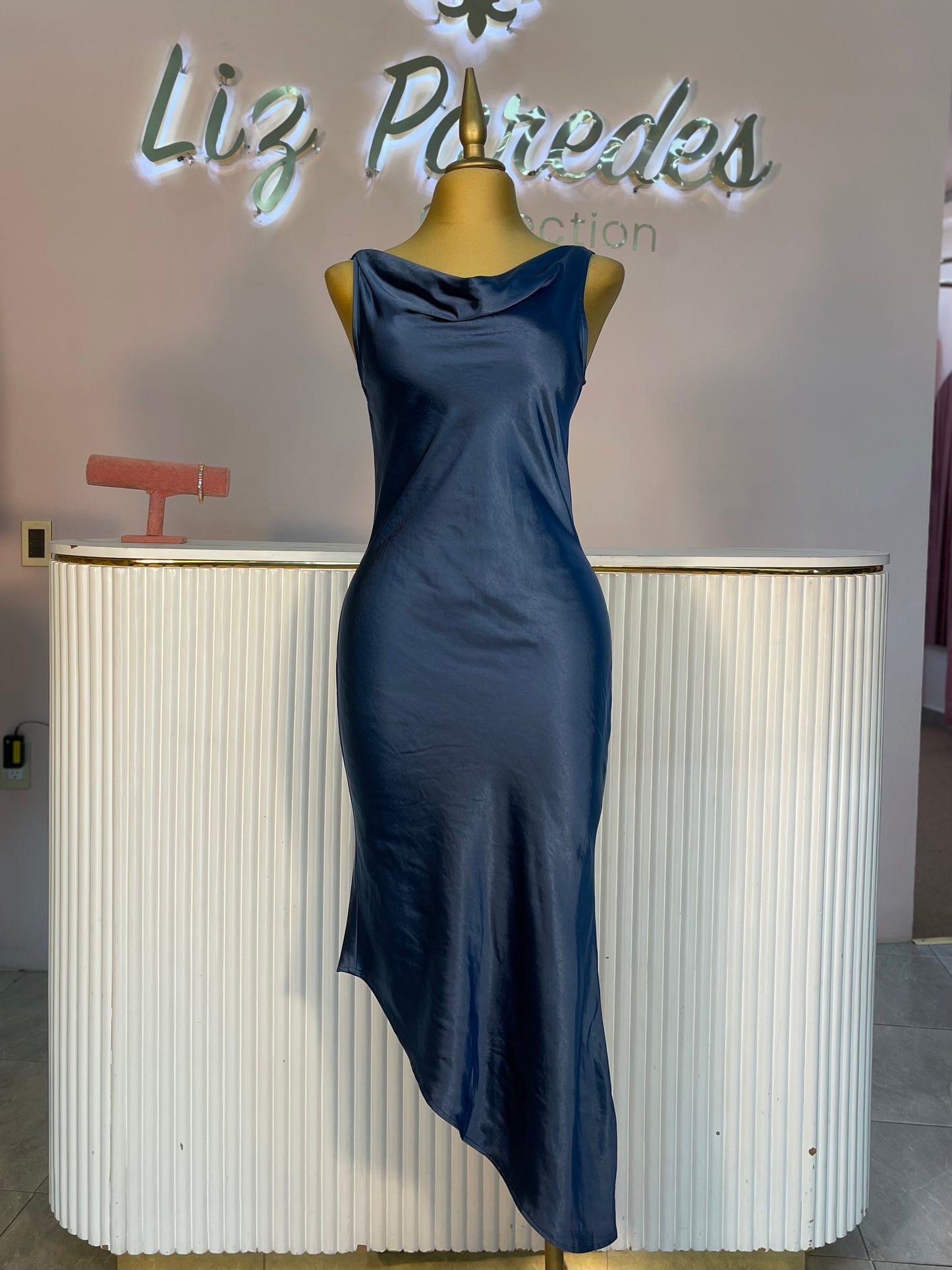 VESTIDO MIDI SATÉN NAYVY
