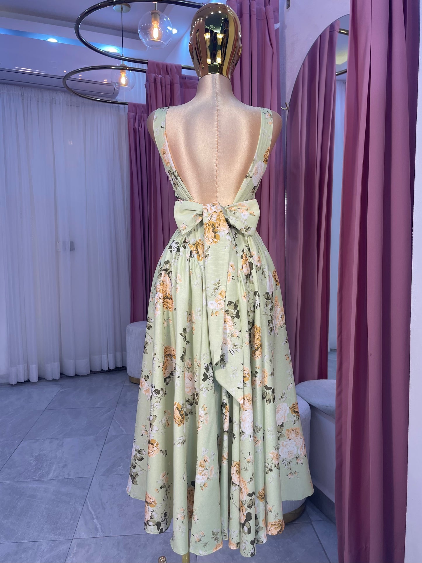 VESTIDO EST. MIDI CORTE A VERDE