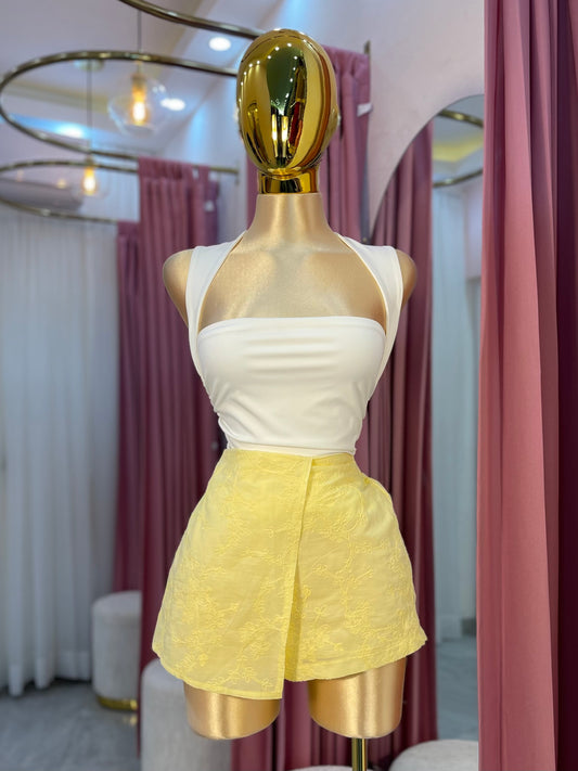 SHORT AMARILLO BORDADO