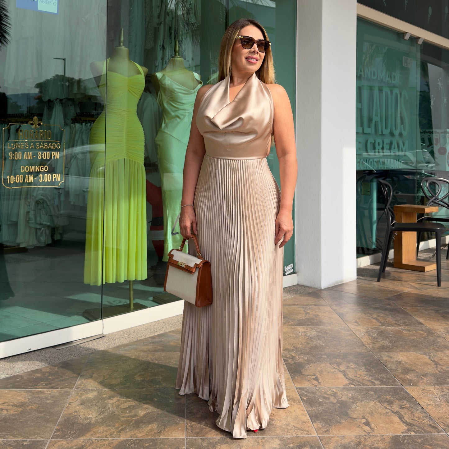 VESTIDO MAXI PLISADO BEIGE