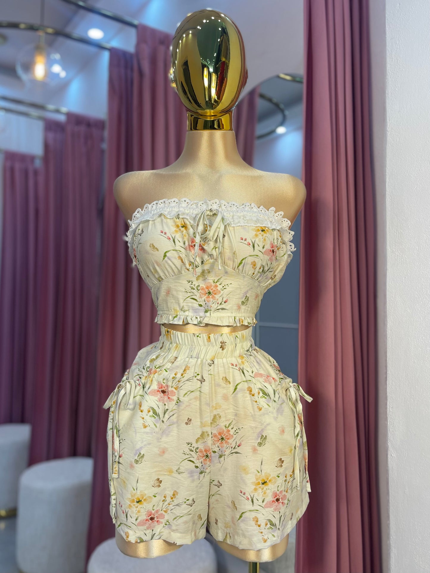 SET SHORT AMARILLO FLORES
